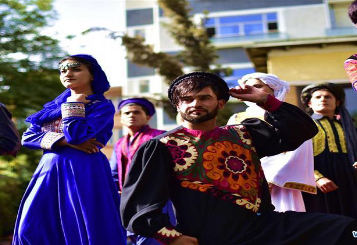 Warna-warni Fashion Show di Kabul